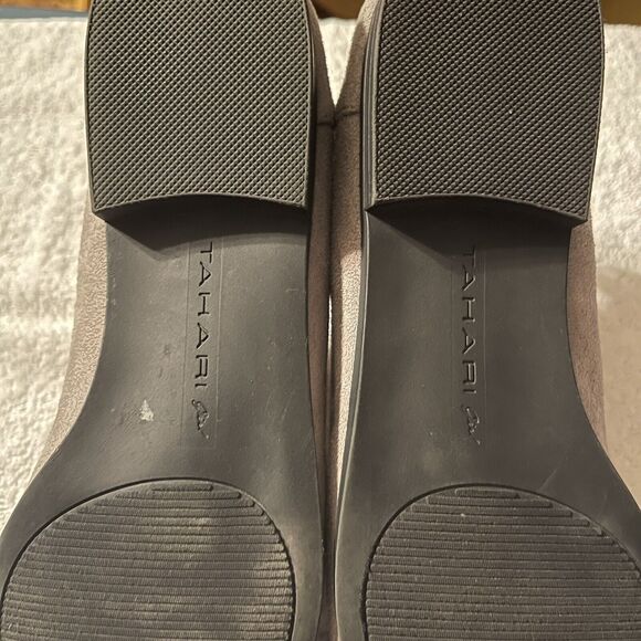 Tahari Loafers Womans 7.5 Alessia Gray Suede Tassel Flat Slip-on Shoes - Picture 5 of 7